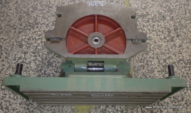 Sklopný stůl na frézku upínací plocha 500x250 (14396 (3).JPG)